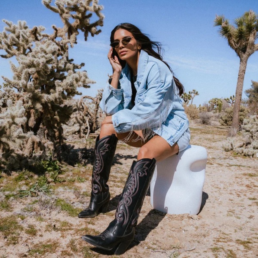 Steve Madden :: LASSO black multi western boot!